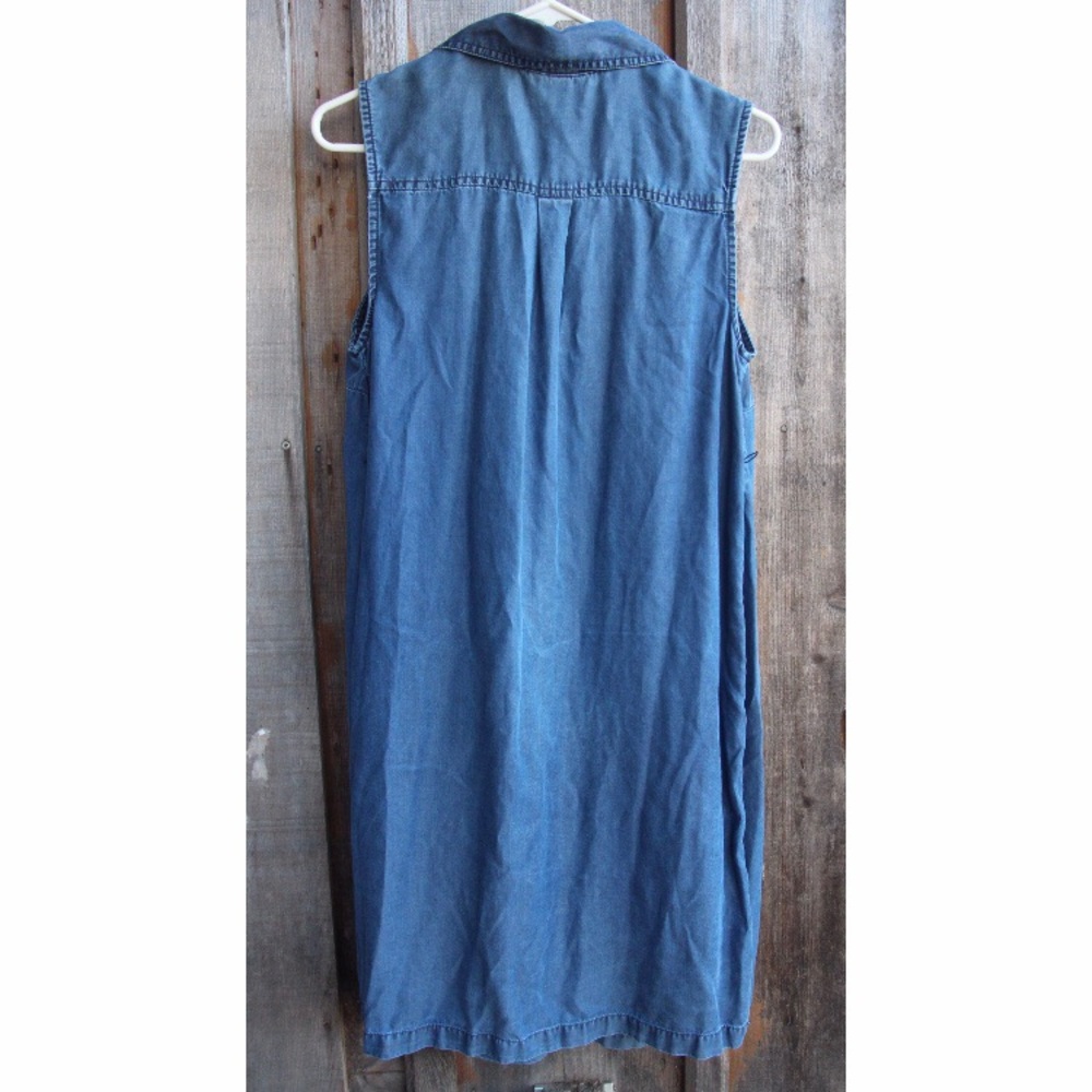 Jean style button-down maternity dress - Picture 8 of 8